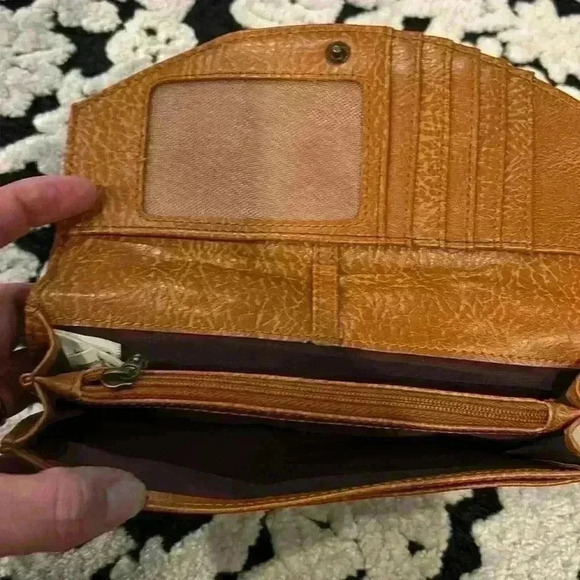 Matt by Matt & Nat Brown Wallet Button  Closure - Picture 4 of 4